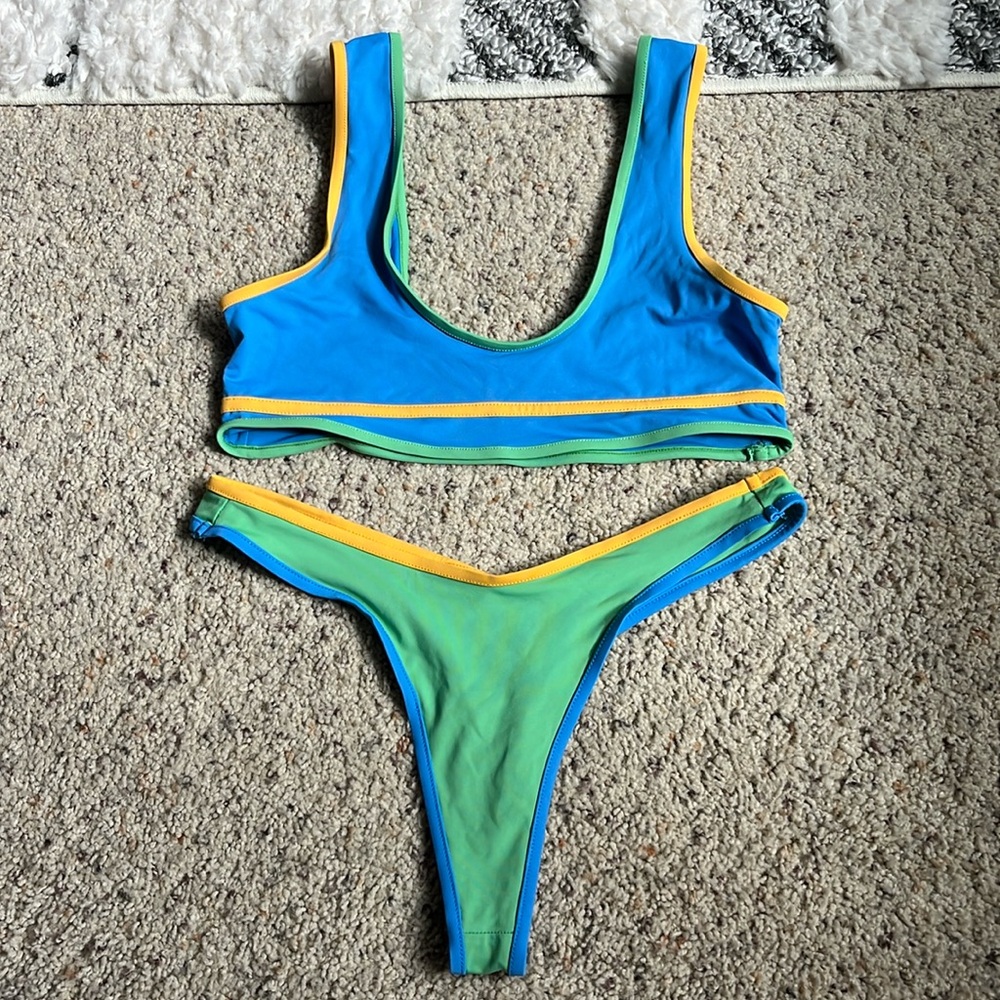 NWOT STONE FOX SWIM - bikini set size small